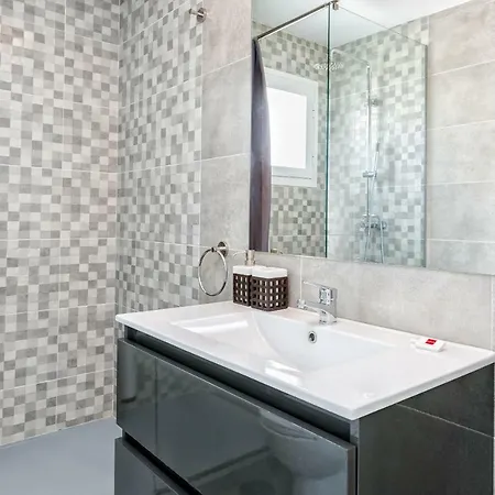 Two Bedroom Casa Danesa Marbella